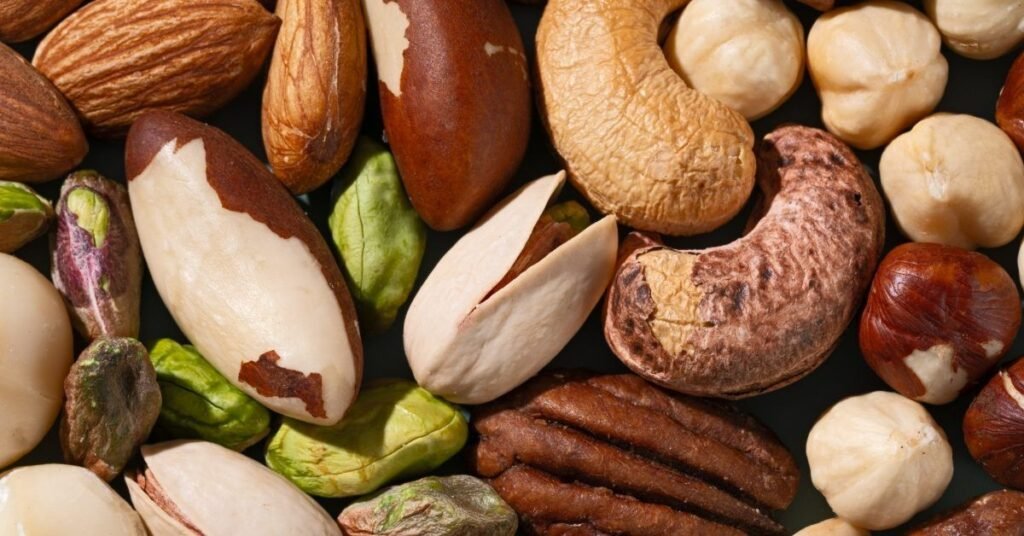 A Handful of Nuts a Day May Help Lower Your Risk 20% A Handful of Nuts a Day May Help Lower Your Risk 20%