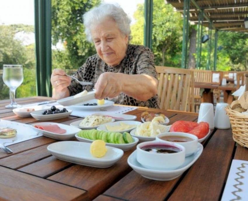 Movement and good nutrition, key to a dignified old age